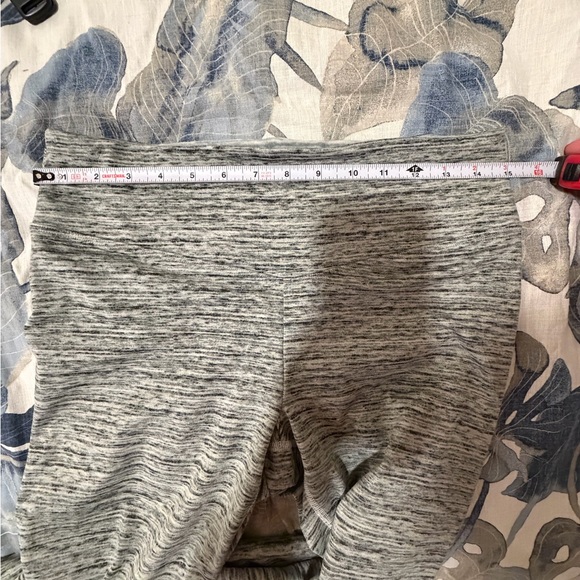 *LIKE NEW* Pink Active Fleece Lined Marled Gray Leggings - Picture 4 of 7